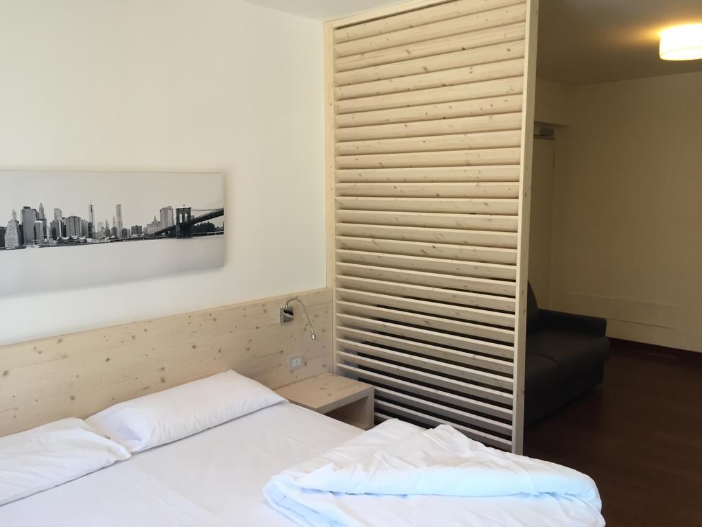 Komodo Short Stay Apartments Trento Exteriér fotografie